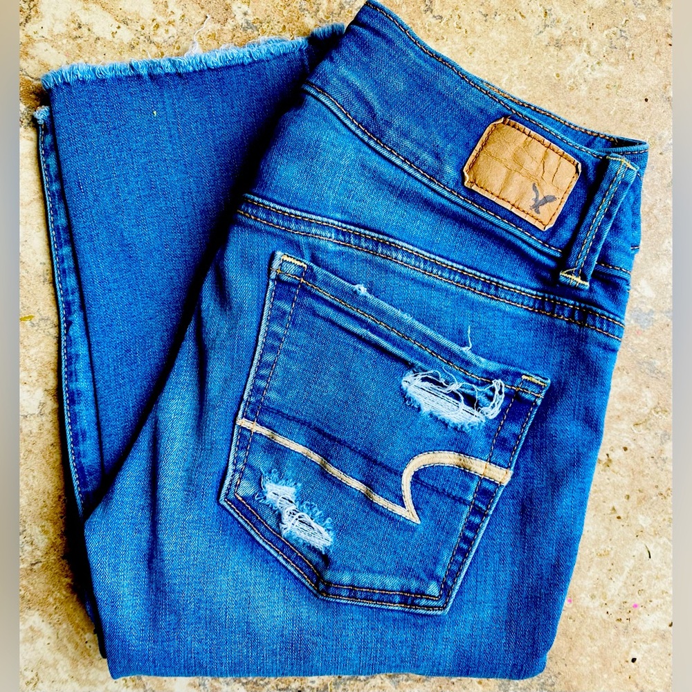 American Eagle Outfitters “Super Super Stretch” size 2 Artist Crop
